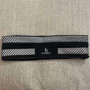 FlipBelt Classic Running belt - Reflective Black in Size Small